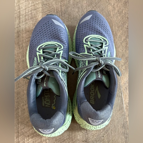 Brooks Adrenaline GTS 20 Tennis Shoes - Picture 3 of 6